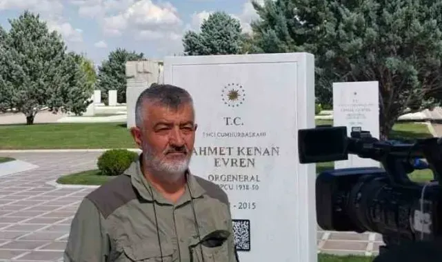 Kenan Evren'in mezarı başında 12 Eylül yıldönümü protestosu