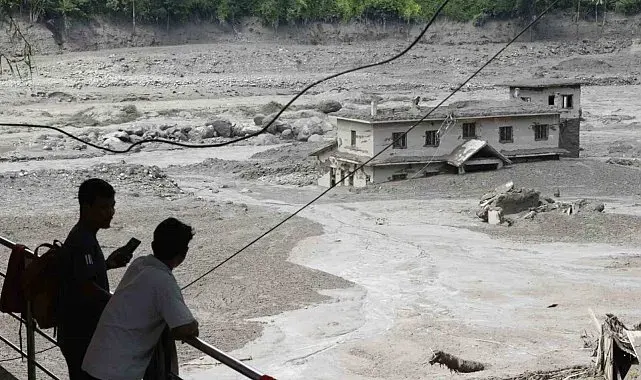 Nepal'de sel felaketi: 8 ölü