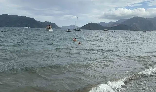Marmaris'te yağmurda deniz keyfi