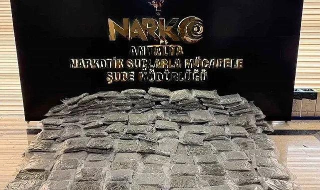 Antalya'da uyuşturucu operasyonu: 250 kilogram esrar ele geçirildi