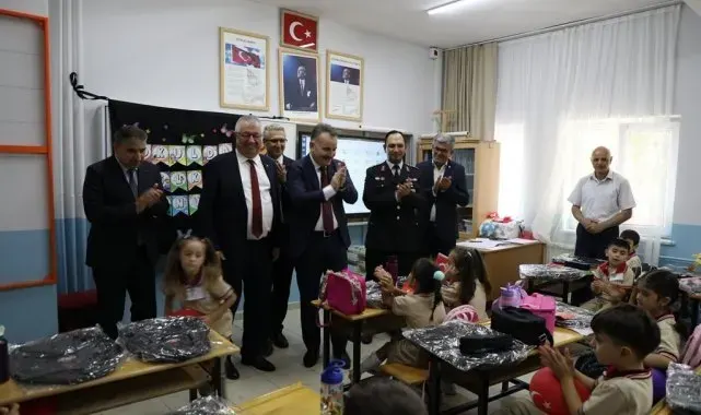 Edremit'te 24 bin 950 öğrenci, yeni öğretim yılına "merhaba" dedi