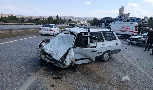 Ankara'da yarım saat arayla peş peşe 2 kaza: 7 yaralı