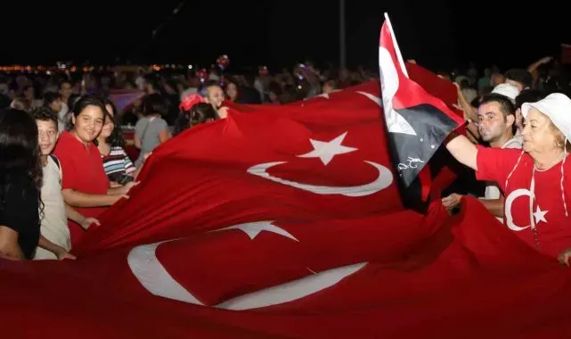 Atakum'da 'Zafer Yürüyüşü'ne yoğun ilgi