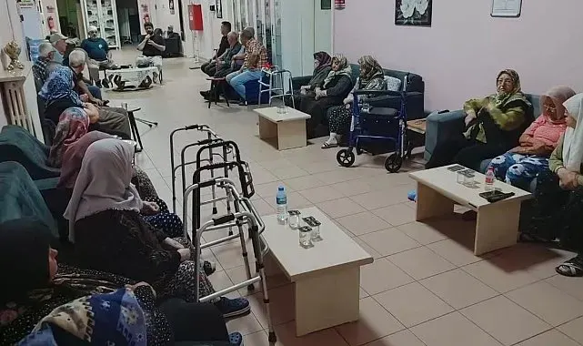 Kırklareli'nde huzurevi sakinleri Mevlit Kandili'nde bir araya geldi