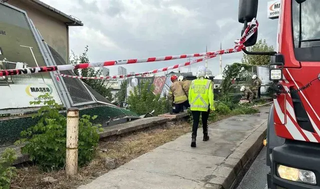 Başakşehir'de kontrolden çıkan kamyonet 5 metre yükseklikten siteye düştü