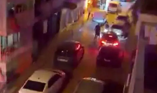 İzmir'deki silahlı kavgada ağır yaralanan kişi hayatını kaybetti