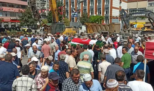 Devrekli şehidin annesi son yolculuğuna dualarla uğurlandı