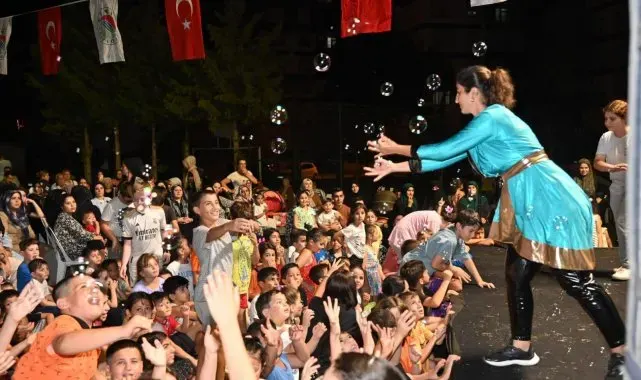 Kocagöz'den Kepez'in çocuklarına palyaço sürprizi
