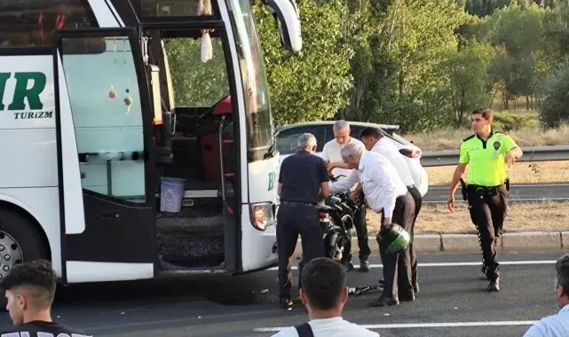 Yolcu otobüsüyle çarpışan motosikletteki şahıs hastanede vefat etti