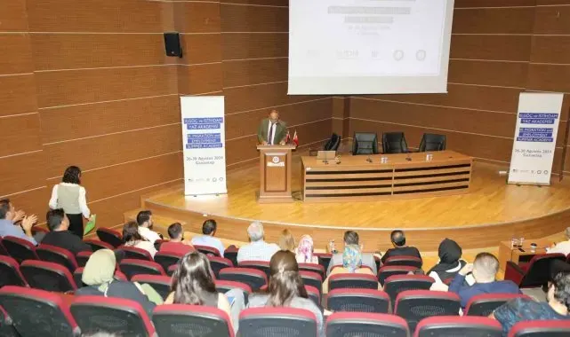 GAÜN'de göç ve istihdam akademisi başladı