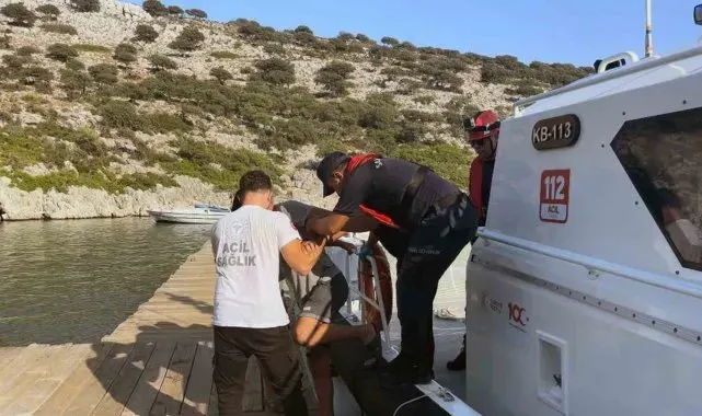 Marmaris'te ticari yatta rahatsızlanan vatandaş tahliye edildi