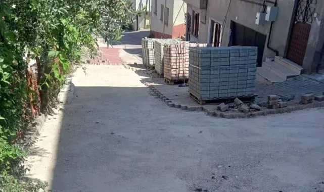 Osmaneli'nde yol bakım ve onarım çalışmaları devam ediyor