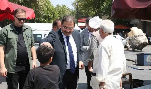 Başkan Canpolat, esnaf ve vatandaşlarla bir arada