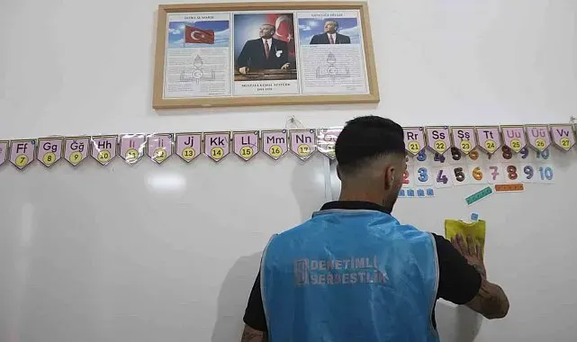 İzmir'de mahkumlar eğitime renk katıyor