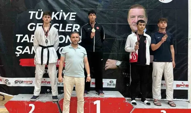Recep Alperen Aktaş'tan gümüş madalya