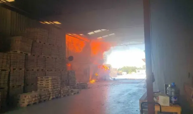 Bursa'da kereste fabrikası alevlere teslim oldu
