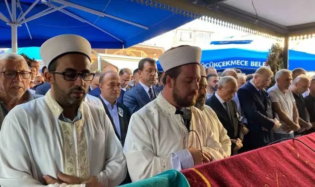Küçükçekmece Belediye Başkanı Çebi'nin annesi son yolculuğuna uğurlandı