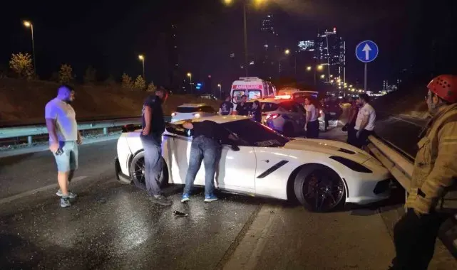 Ümraniye'de 15 milyon liralık lüks araç ticari taksiye çarptı: 1 yaralı