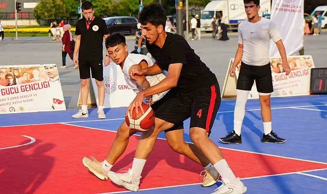 Sokak basketbolunun kalbi Samsun'da atıyor