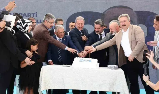Kayseri Teşkilatı AK Parti'nin 23. kuruluş yıl dönümünü kutladı