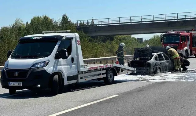Otomobil alev alev yandı