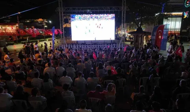 A Milli Kadın Voleybol Takımı'na Bursa'dan tam destek