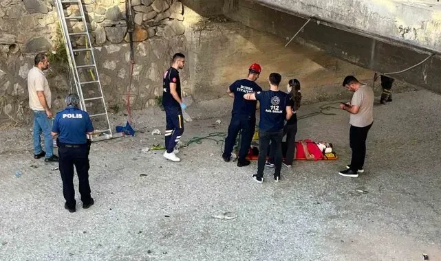 Yürüyüş yaparken dereye düşen kadın yaralandı