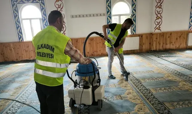 İlkadım'da her gün bir cami temizleniyor