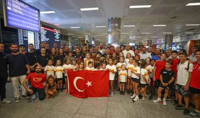 Ferhat Arıcan, İzmir'de coşkuyla karşılandı