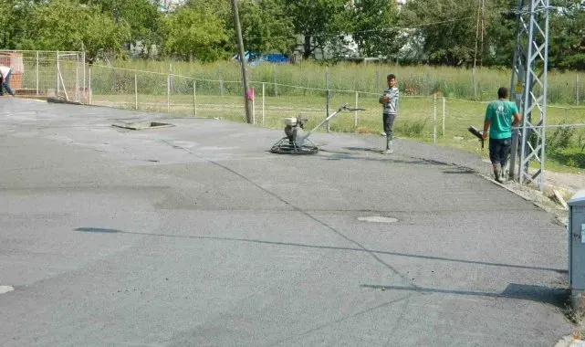 Posof'ta caddeler betonla kaplanıyor