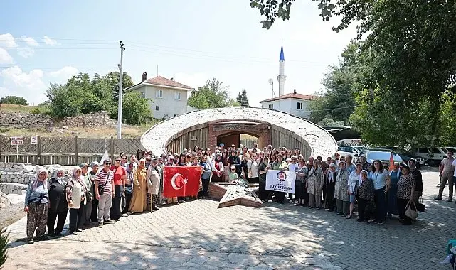 Kadınlar büyükşehrin gezi programıyla Denizli'yi keşfediyor