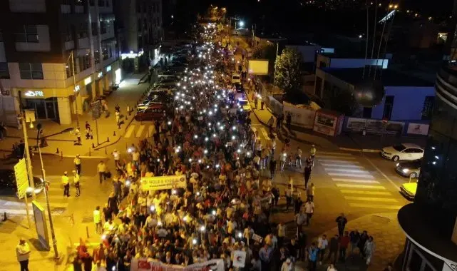 Binlerce kişi Haniye ve Filistinliler için yürüdü
