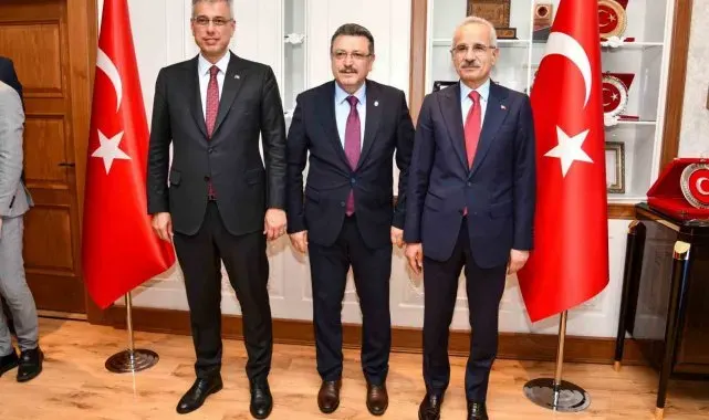 Bakanlardan Trabzon Büyükşehir'e ziyaret