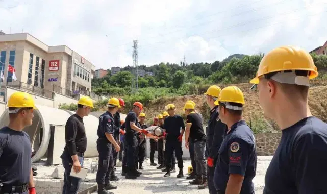 Jandarma personeline depremde arama kurtarma eğitimi verildi