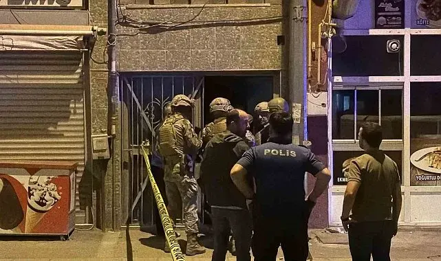 Çatıdan çatıya dolaştı, polisi saatlerce uğraştırdı