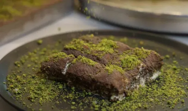 Adana sıcağı 'Soğuk baklava'ya talebi arttırdı