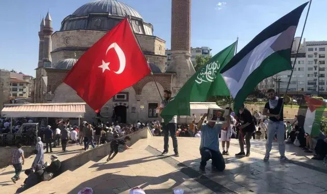 Sivas'ta Haniye için gıyabı cenaze namazı kıldı