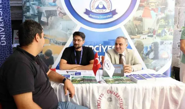 Büyükşehir'in YKS Tercih Danışmanlığı Merkezi'ne yoğun ilgi sürüyor