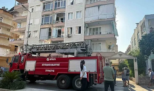Ocakta unutulan yemek yangına neden oldu