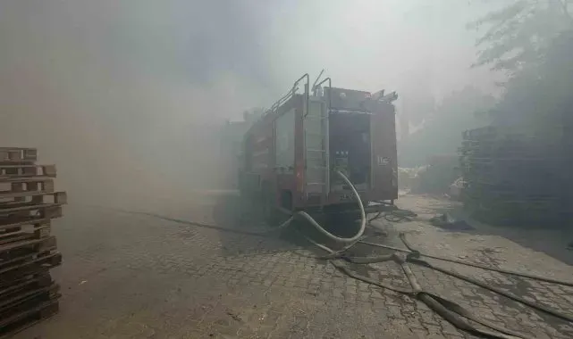 Akhisar Sanayi sitesindeki yangın korkuttu