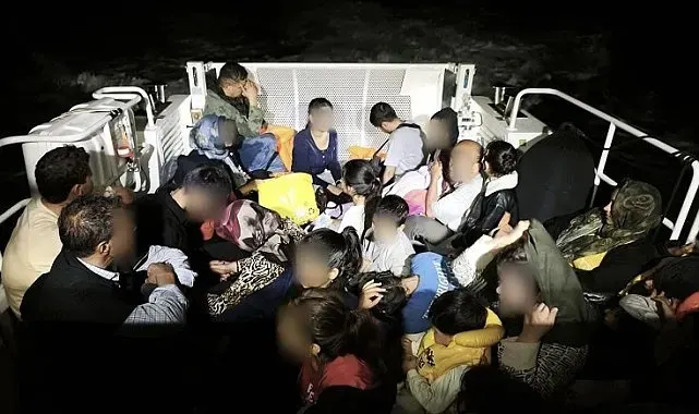 Ayvacık açıklarında 15'i çocuk toplam 32 kaçak göçmen yakalandı