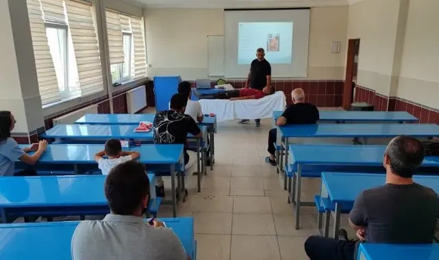 Simav'da "Lumbar Bölge Tedavisi" konulu workshop çalışması