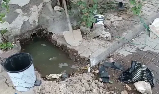 Caddeye akan lağım suyu tepkilere neden oluyor