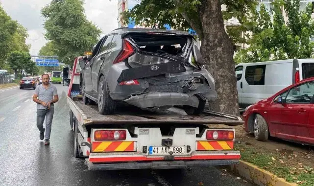 Tır ışıklarda bekleyen otomobillerin arasına daldı: 3 yaralı