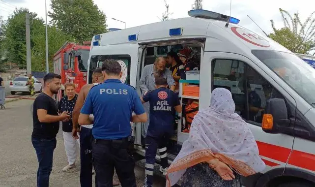İki katlı evde yangın: 2'si çocuk 5 kişi hastanelik oldu