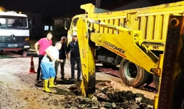 Gediz Belediyesi'nden yol bakım ve onarım çalışması
