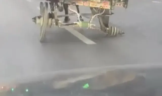 3 tekerli at arabası ile seyahat etti, trafiği tehlikeye attı