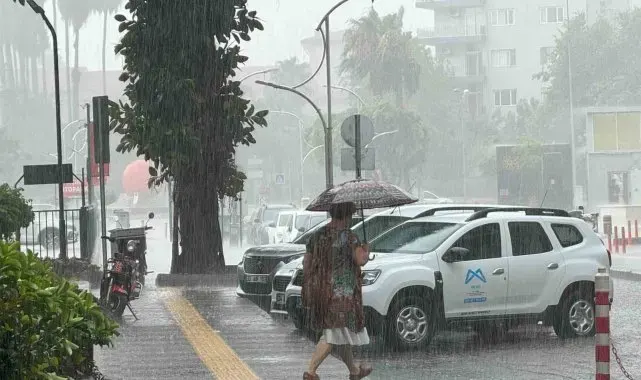 Adana ve Mersin'in kuzeyinde 'gök gürültülü yağış' uyarısı