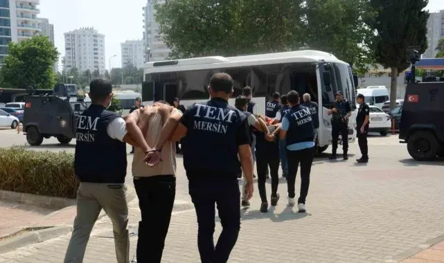 Sahilde terör halayı çeken 10 şüpheli tutuklandı