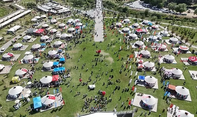 Malazgirt Zaferi'nin 955'inci yıl dönümü kutlamaları Ahlat'ta başladı
